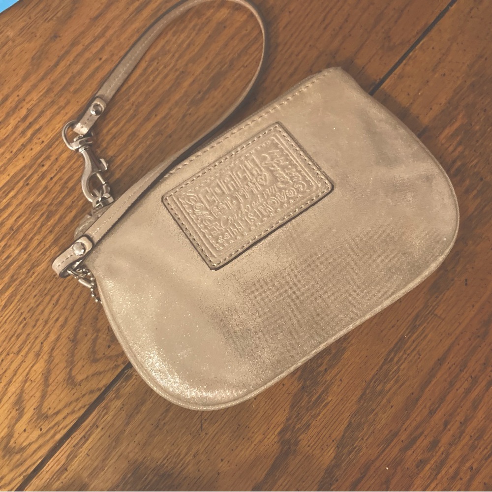 Coach Poppy Wristlet Champagne Metallic - Picture 11 of 11
